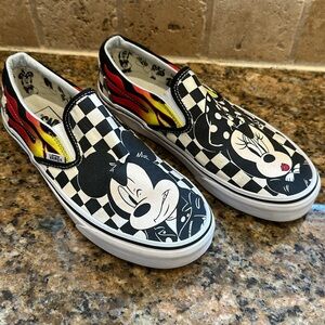 Disney Mickey & Minnie Vans